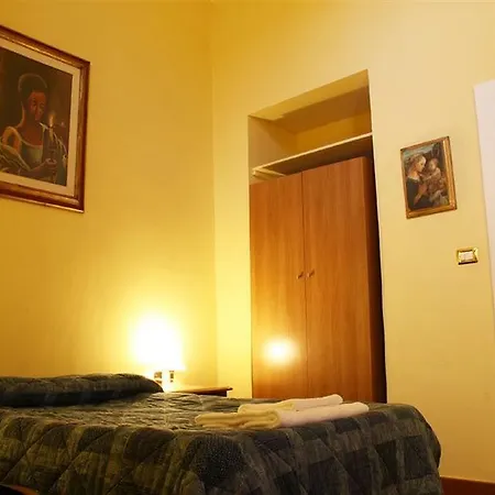 לינה וארוחת בוקר Centro Storico 3*